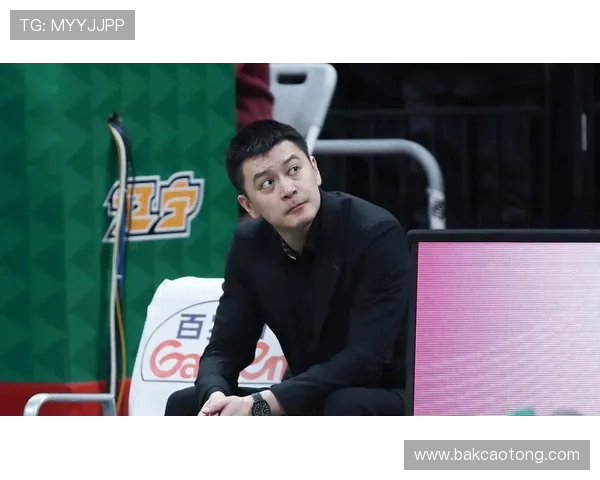 杨鸣点评男篮手感冰冷全队低迷